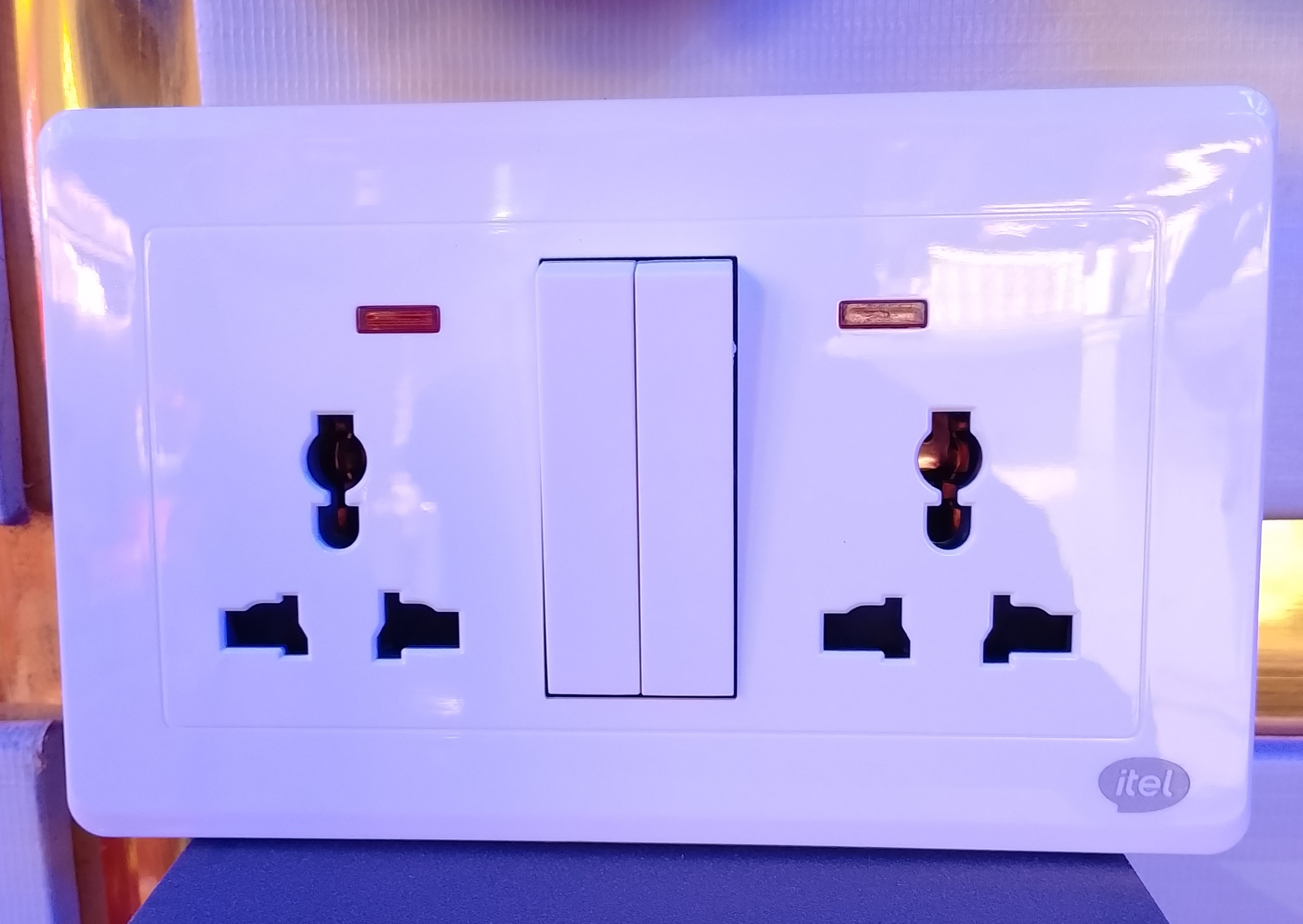13amps Double itel socket white